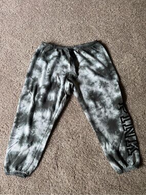 PINK Victoria’s Secret Women’s Tie-Dye Sweatpant